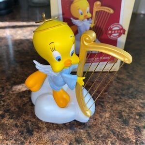Hallmark Tweety Plays An Angel 2005 Musical Vintage Keepsake Ornament
